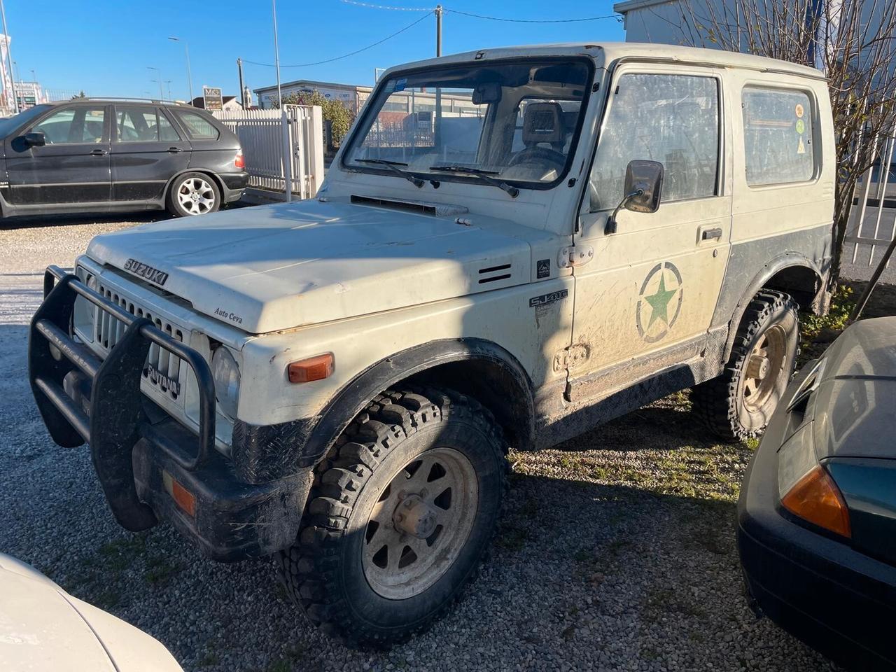 Suzuki SJ 410 Berlina De Luxe