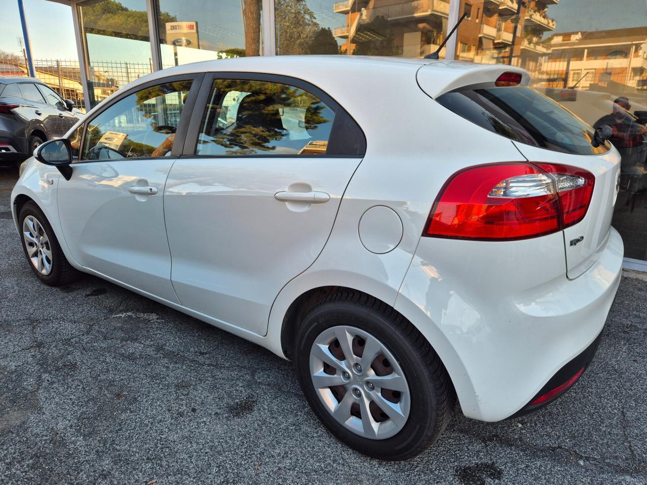Kia Rio 1.1 CRDi WGT 5p. LX UNIPRO 22