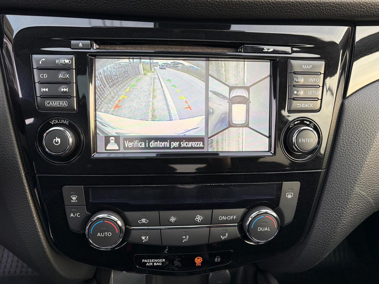 Nissan Qashqai 1.5 dCi 110cv tetto Tekna 360°