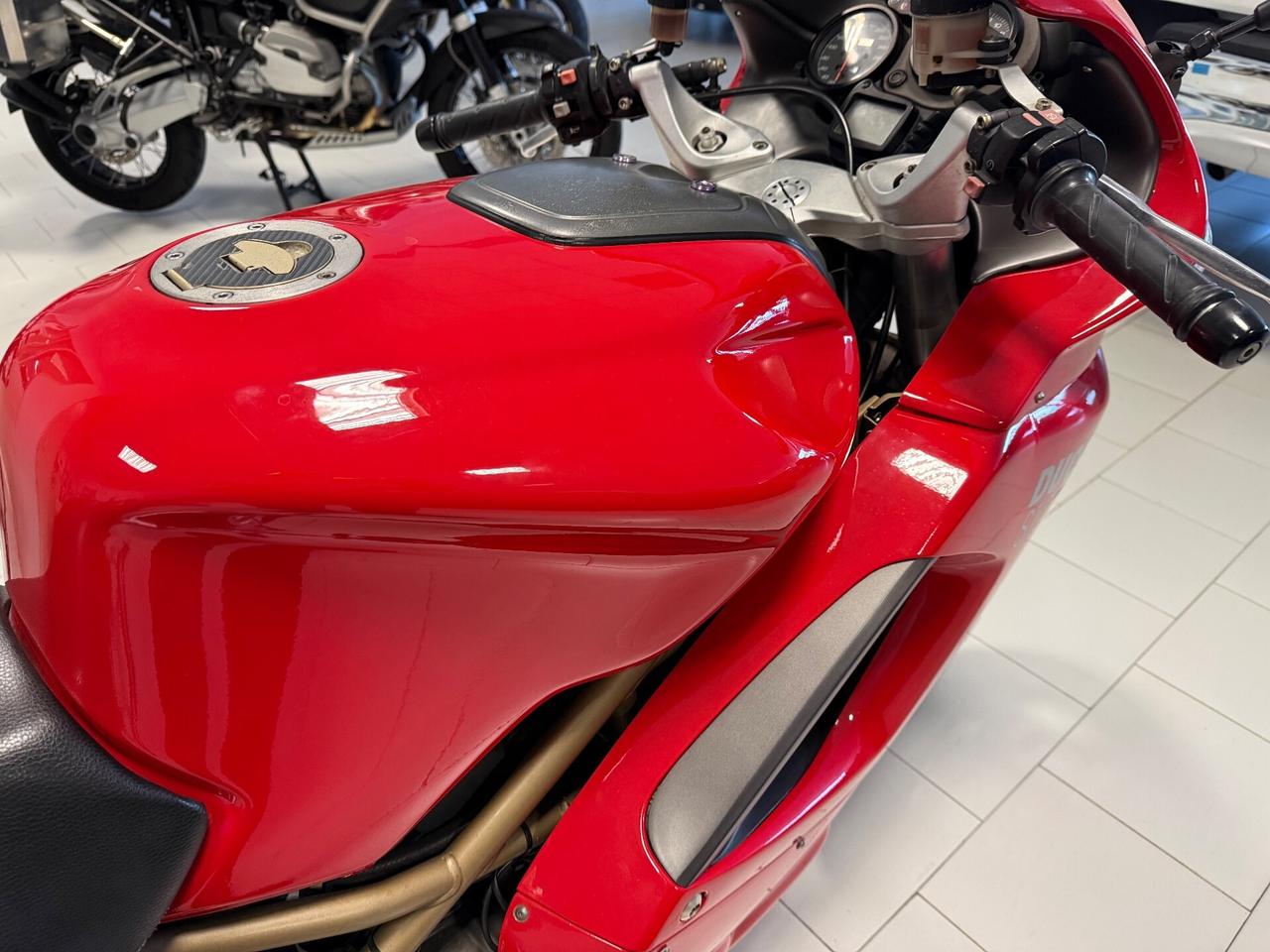 Ducati ST2 Desmo 950