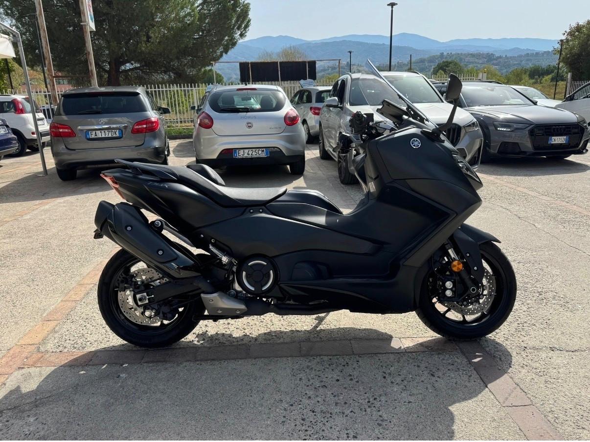 Yamaha T Max 560