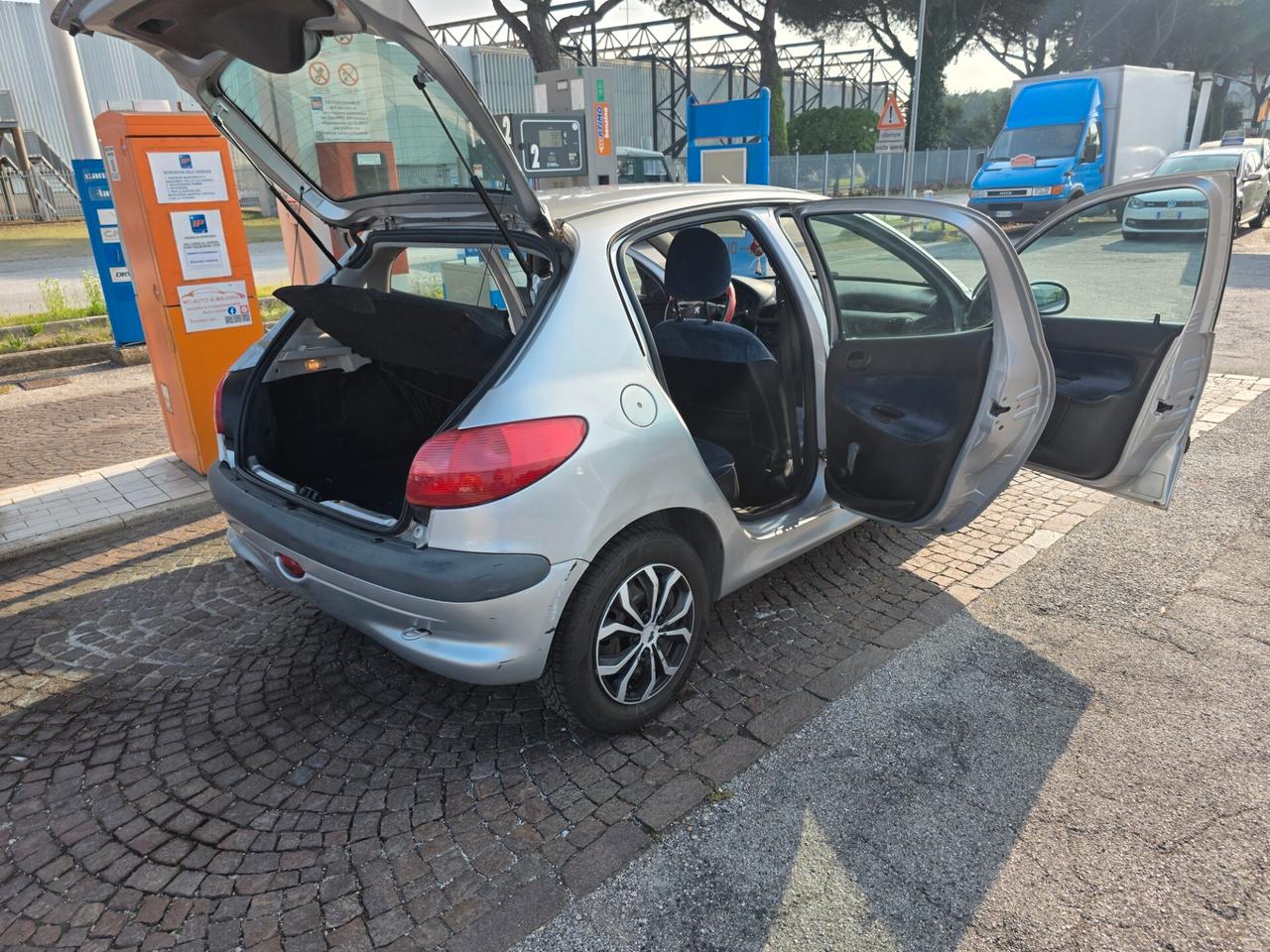 Peugeot 206 1.4 5p. Con 245.000km Neopatentati ok