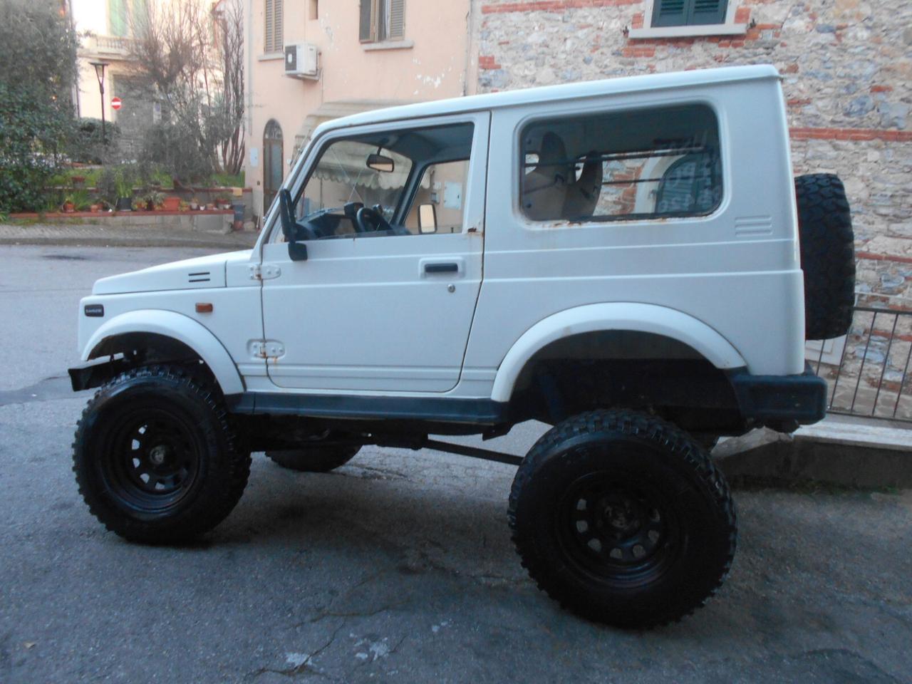 SUZUKI SAMURAI