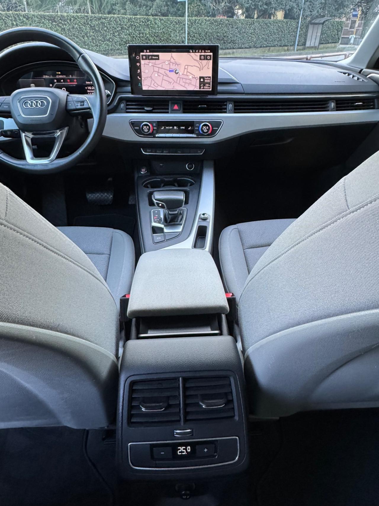 Audi A4 Avant TDI S tronic line edition