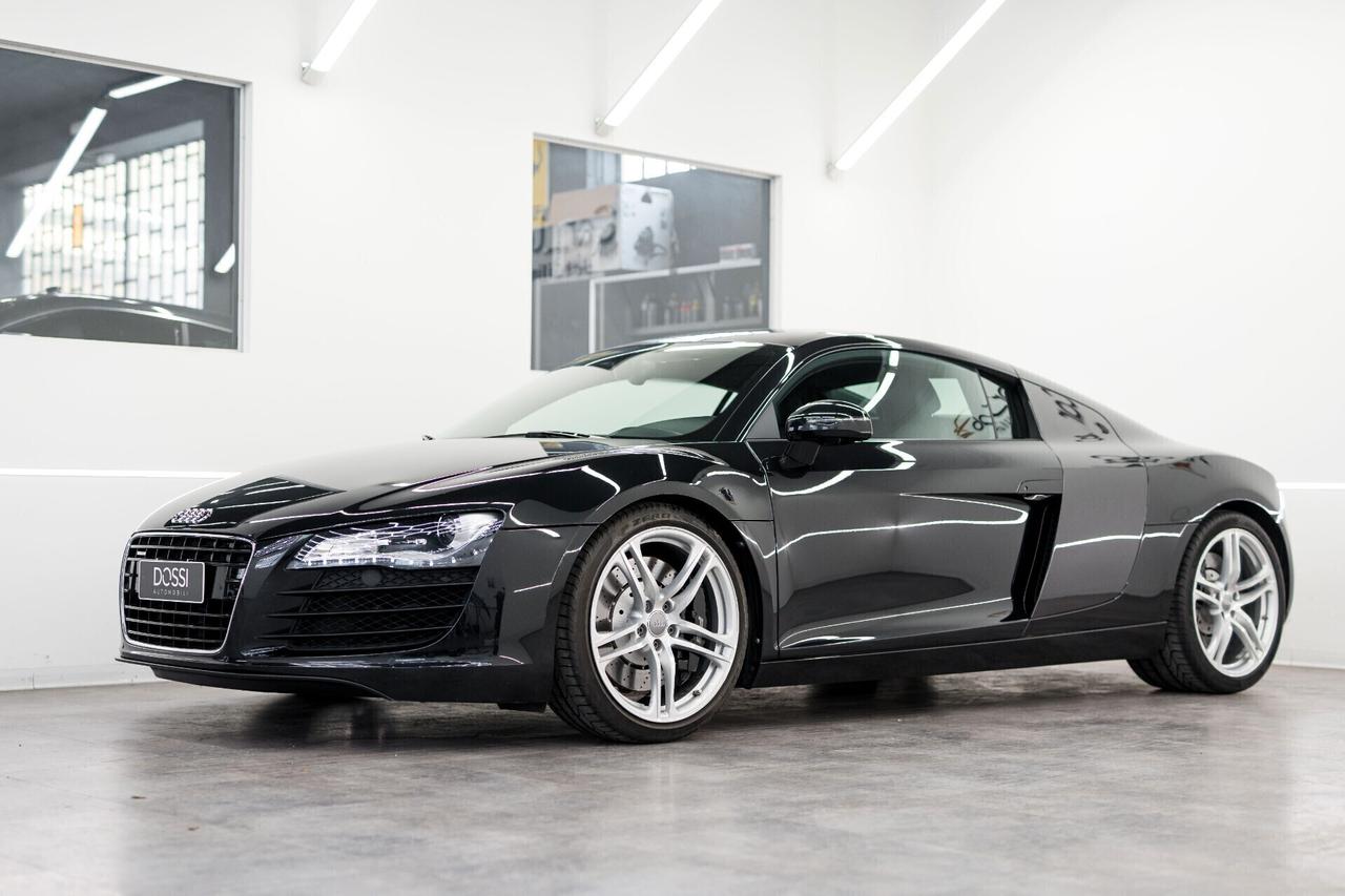Audi R8 4.2 V8 FSI quattro R tronic IVA ESPOSTA