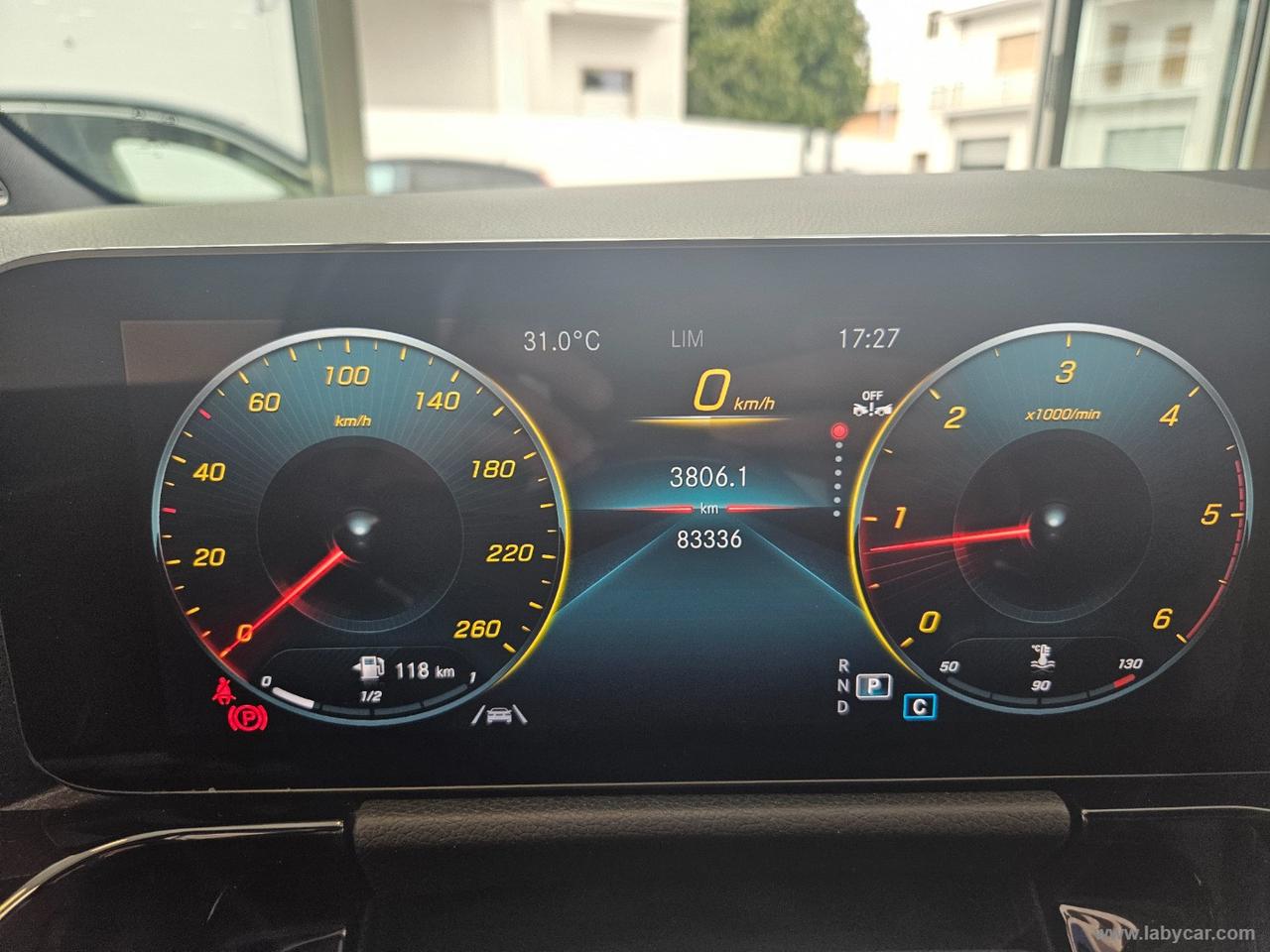 MERCEDES-BENZ GLA 200 d Automatic Premium