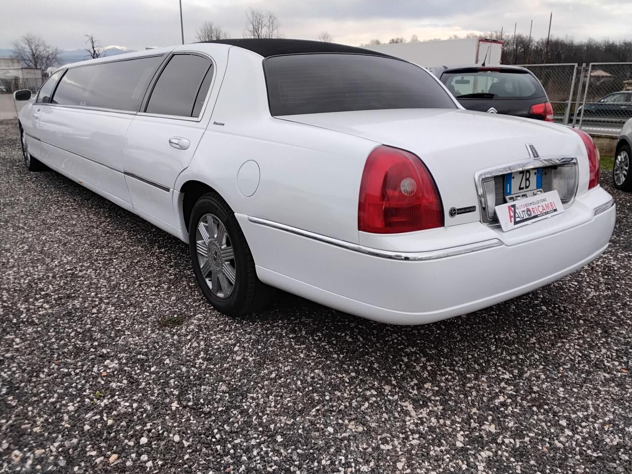 Lincoln Town Car town 7