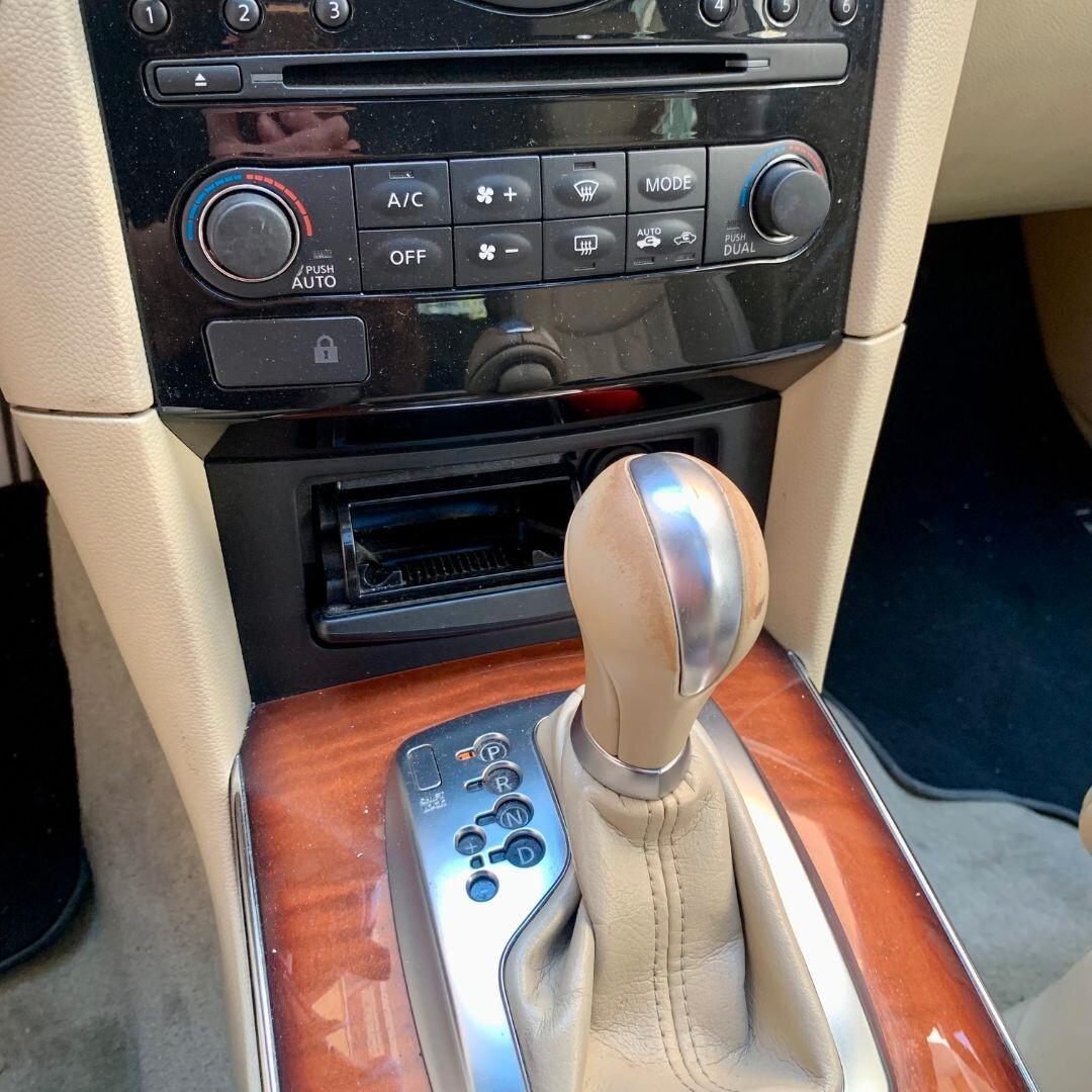 Infiniti QX70 3.0 diesel V6 AT GT Premium