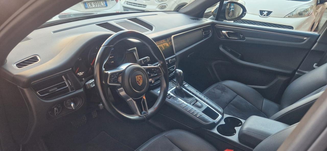 Porsche Macan 2.0 245cv Tetto Led