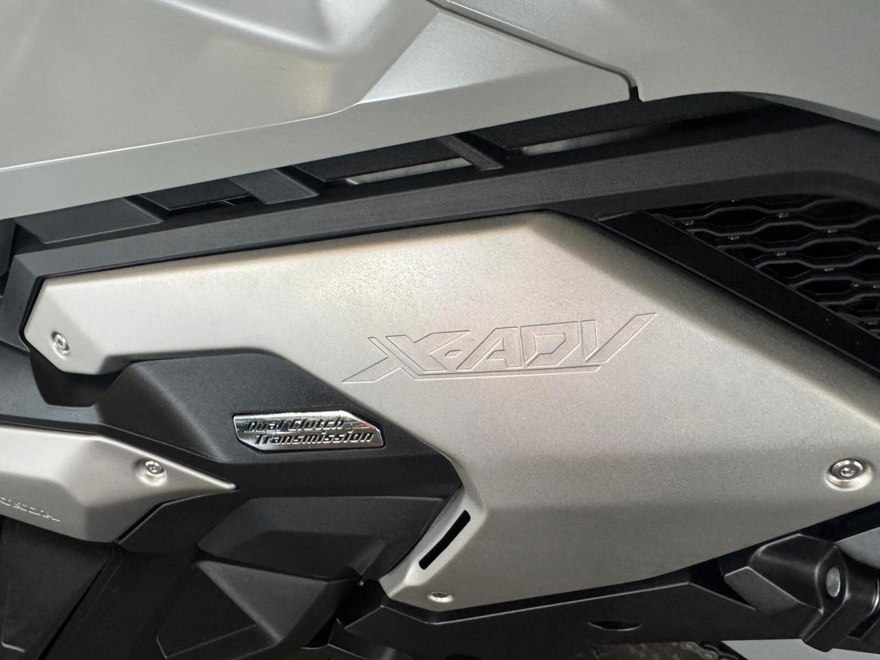 Honda X-ADV 750 soli 900km