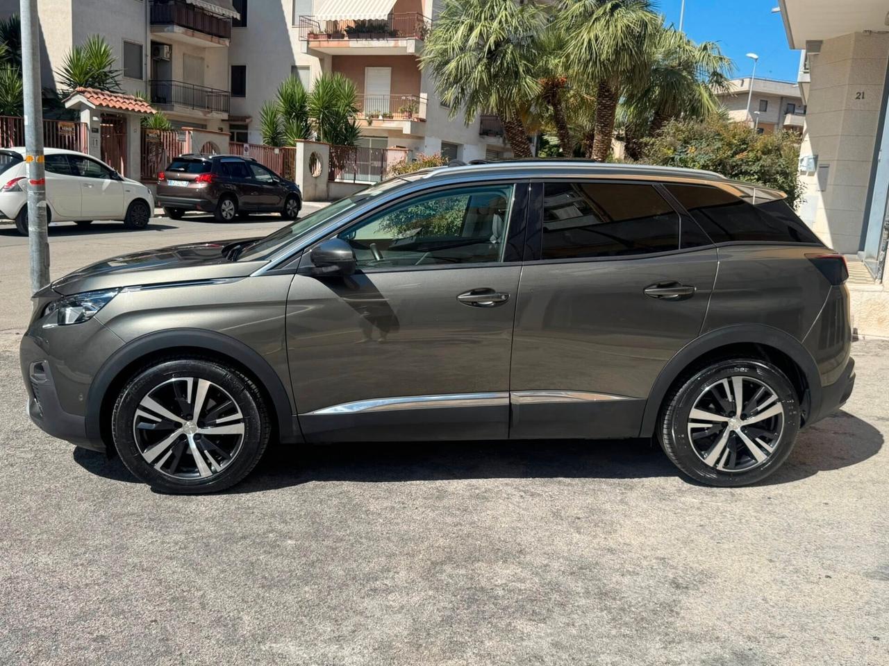 PEUGEOT 3008 1.6 HDI 120 CV. EAT8 TETTO+NAVI+BIXENO