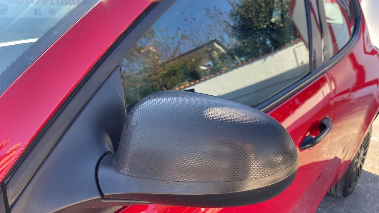 Lancia Ypsilon Ecochic Hybrid 1.0 FireFly 70cv