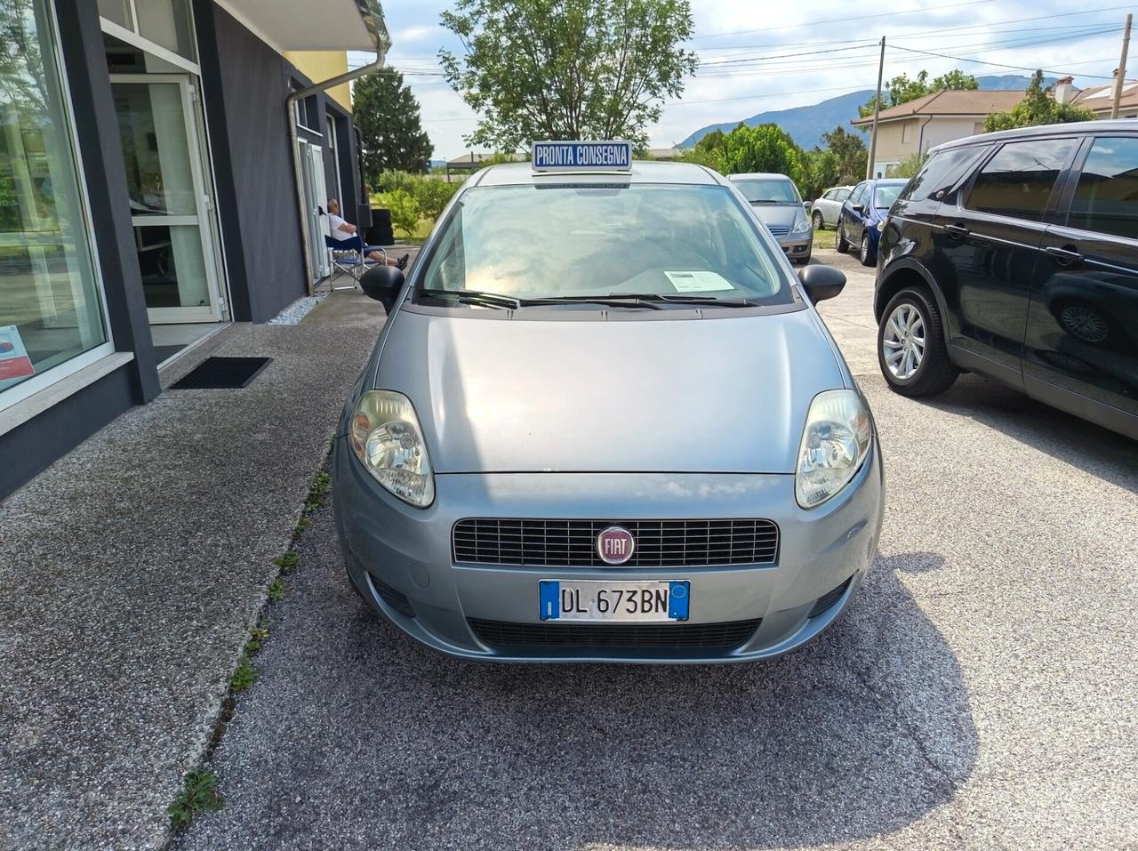 Fiat Grande Punto 1.3 MJT 75 CV 5 p - LEGGI