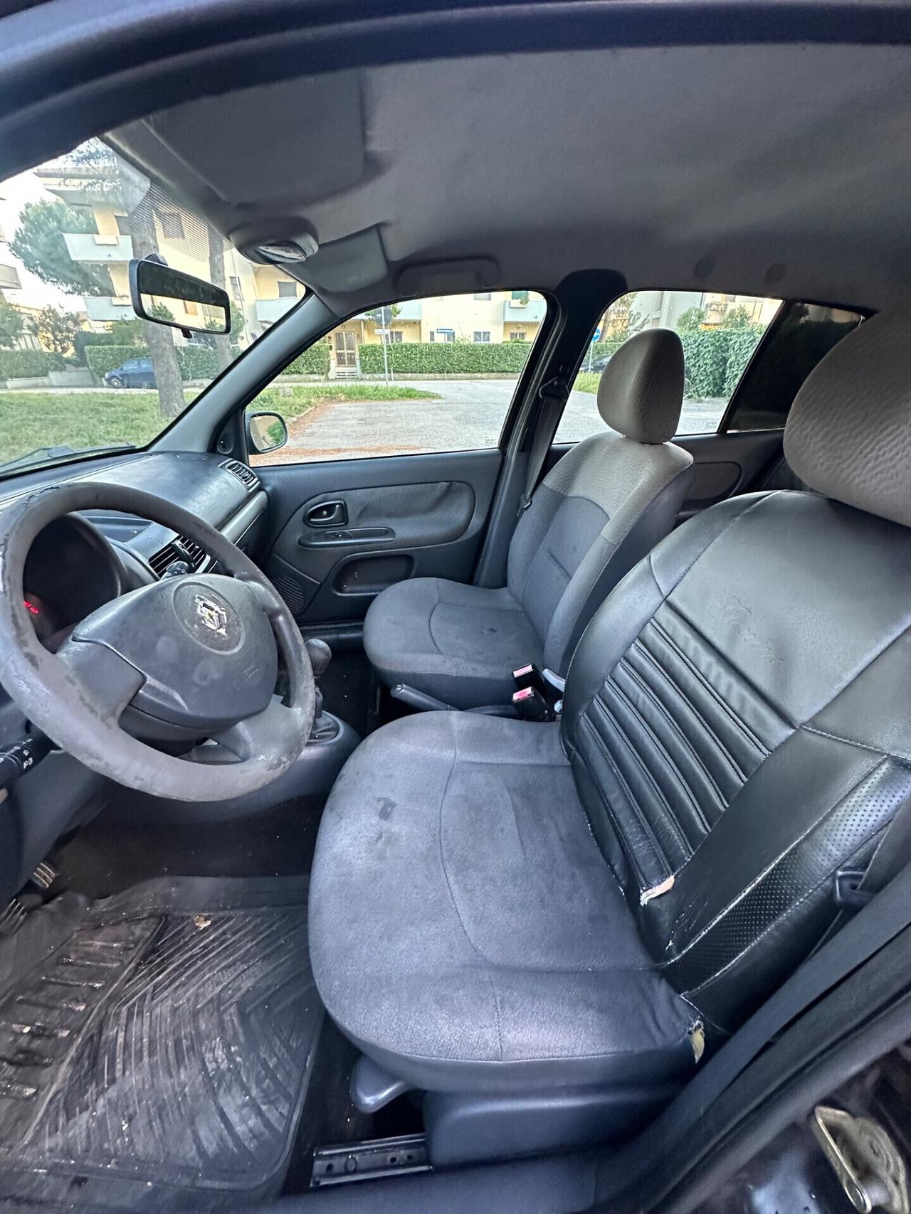 Renault Clio 1.2 16V neopatentati 2004