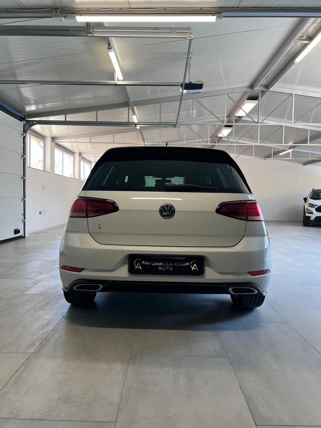 Volkswagen Golf 2.0 TDI DSG 5p. R-LINE