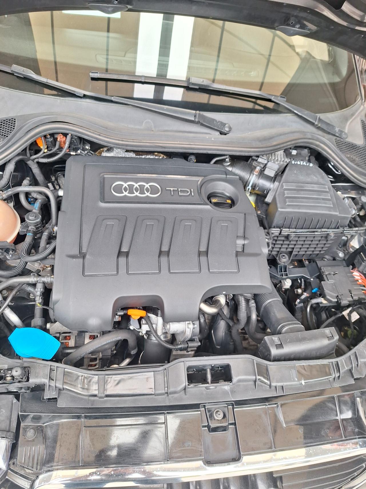 Audi A1 1.6 TDI 105 CV Ambition 02/2011