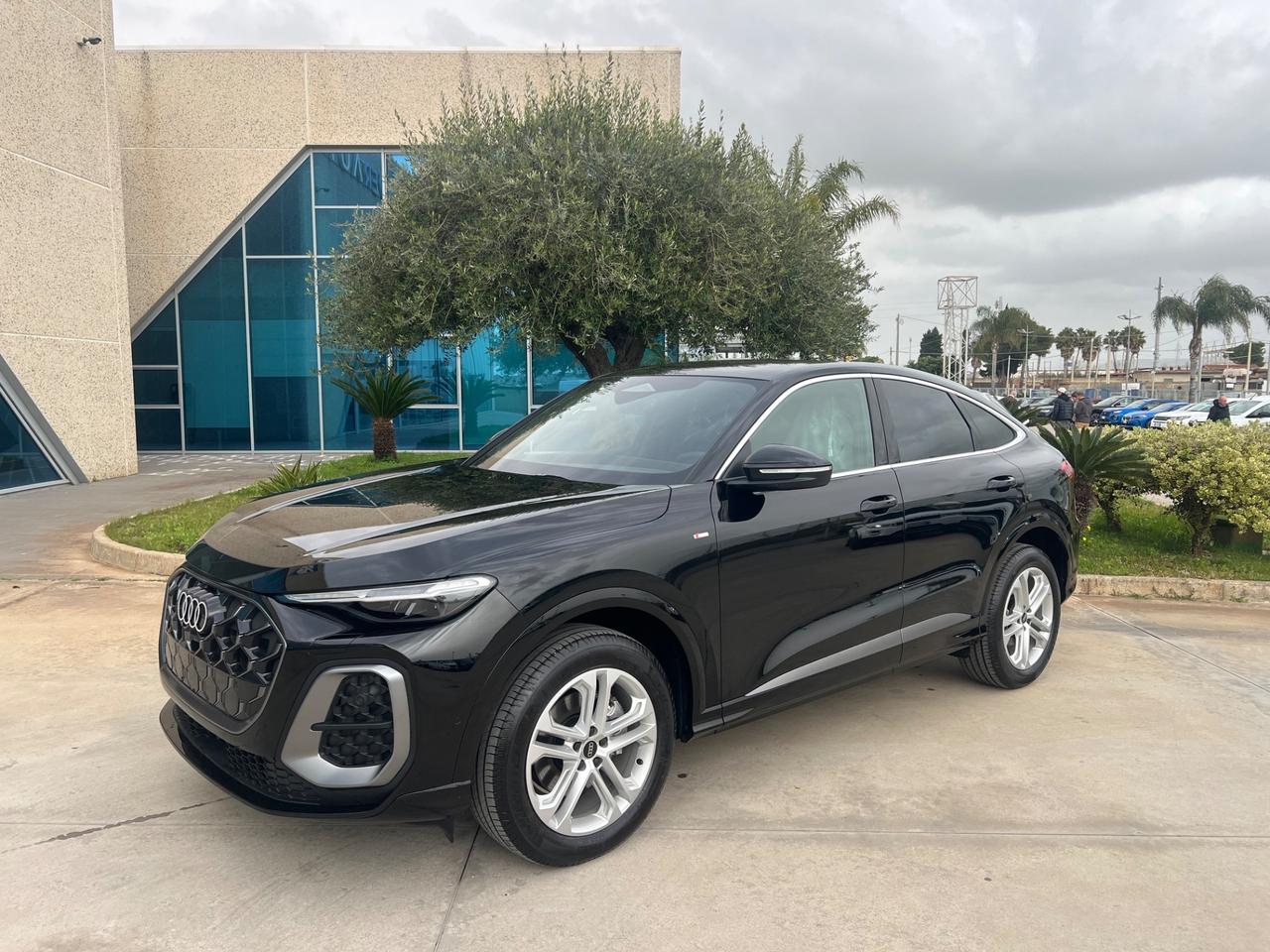 Audi Q5 SPB TFSI 150 kW mHEV+ S tronic quattro S line possibilità noleggio no scoring