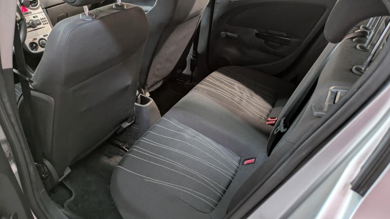 Opel Corsa 1.2 5 porte Cosmo