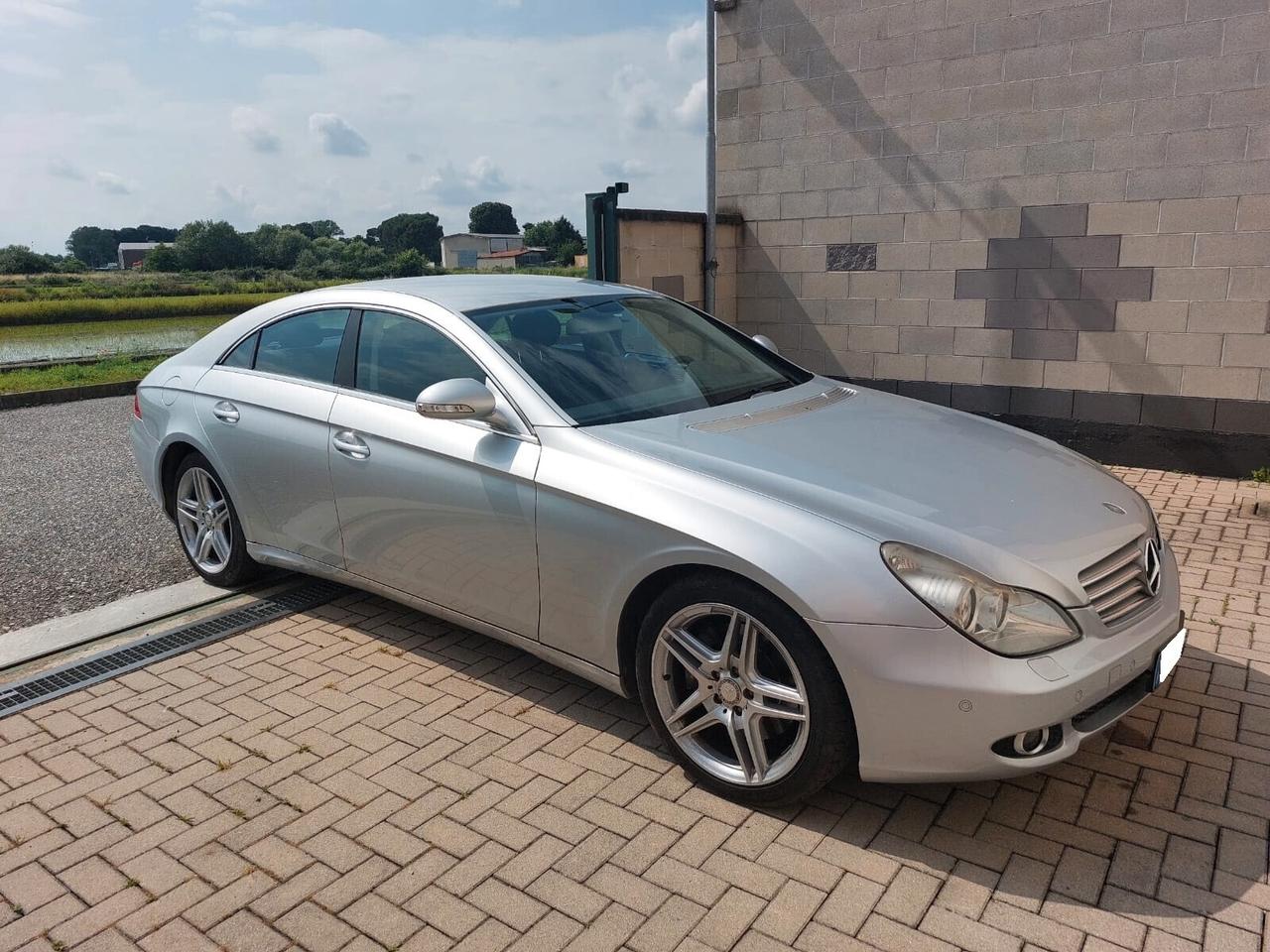 Mercedes-Benz CLS 350 V6 272CV SPORT AMG NAVY TEL.!!!!