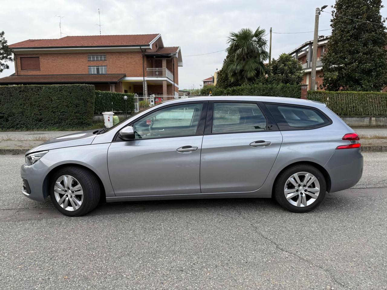 Peugeot 308 Active 1.5 Blue HDI 130