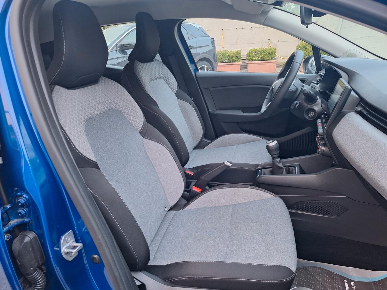 Renault Clio EVOLUTION 1.0 TCe 90cv NAV+RETROCAM. 2025