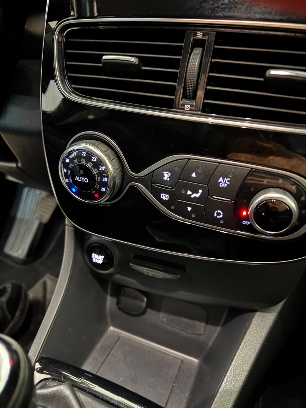 Renault Clio TCe 12V 90CV Start&Stop 5 porte Energy Intens