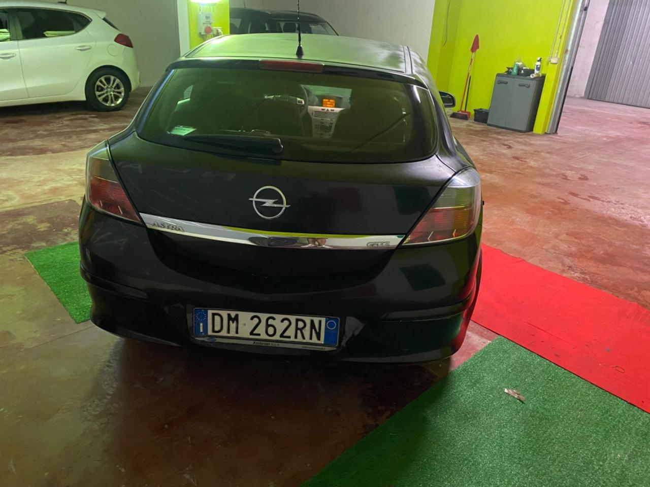 Opel Astra GTC 1.7 CDTI 110CV 3 porte Cosmo