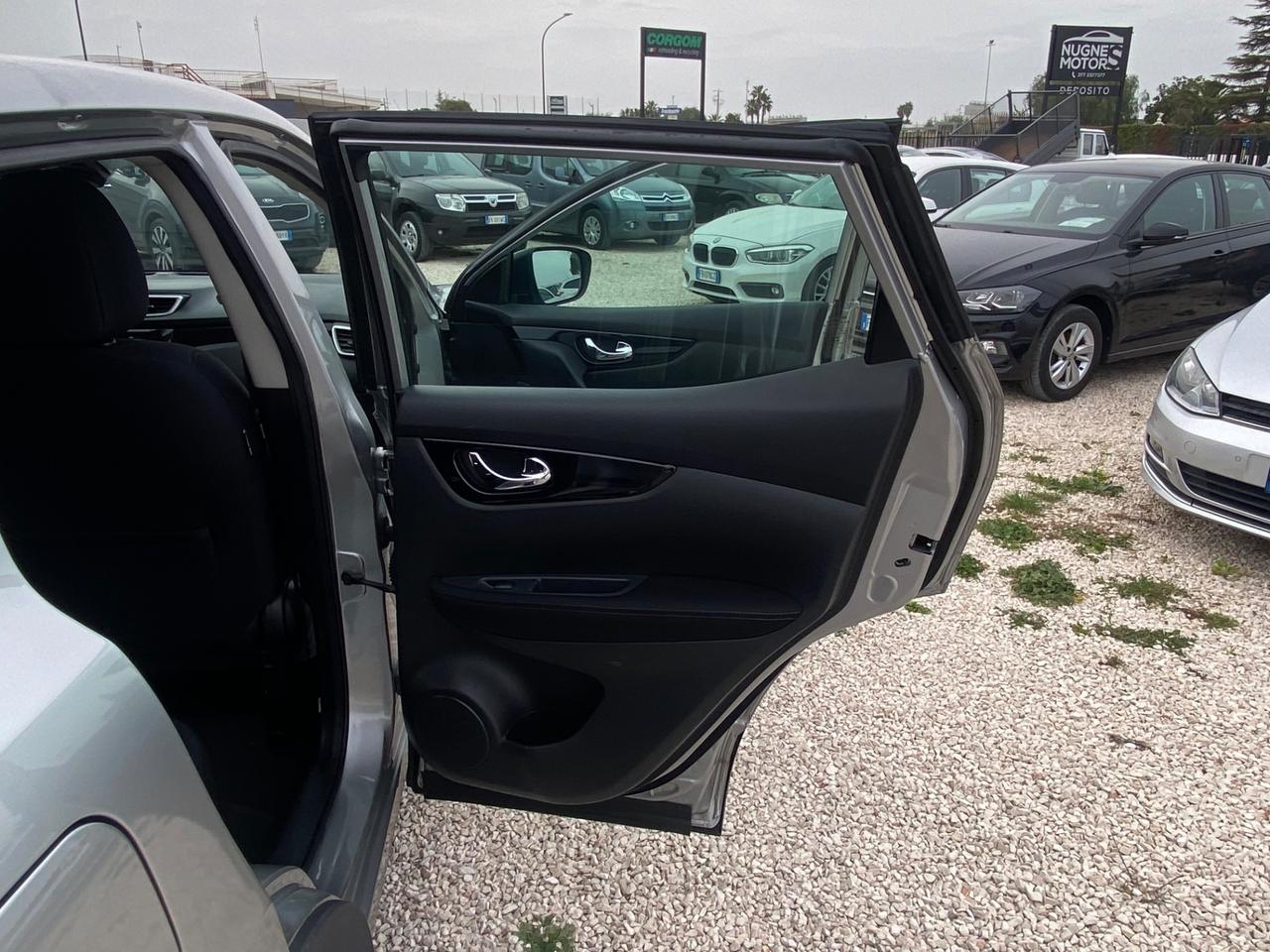 Nissan Qashqai 1.5 dCi Tekna GANCIO TRAINO,TELECAMERE 360*,NEOPATENTATI UNICO PROPIETARIO