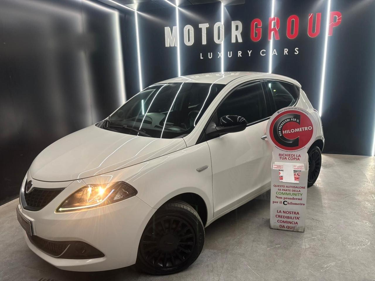 Lancia Ypsilon 1.0 FireFly 5 porte S&S Hybrid Ecochic Gold