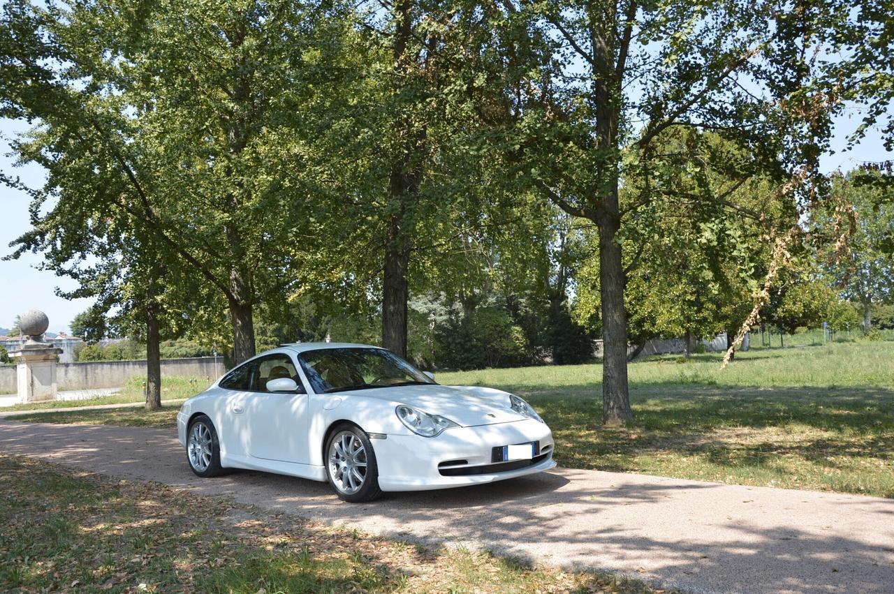 Porsche 996 Carrera cat Coupé