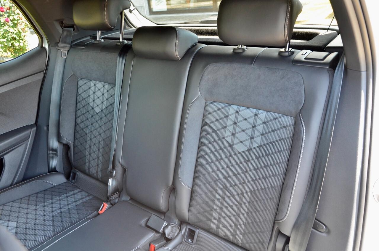VW T-CROSS 1.0 TSI R-LINE 115cv DSG, UNICOPROPRIETARIO, GARANZIA UFF VW, EURO 6E, AUTO PARI AL NUOVO, UFF ITALIANA, IQ LED, PERMUTE