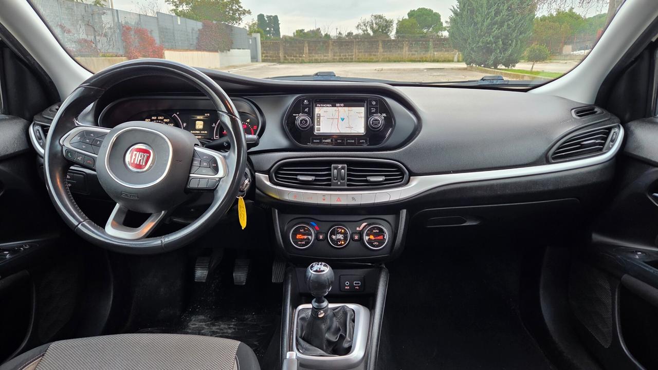 Fiat Tipo 1.6 Mjt berlina navi led