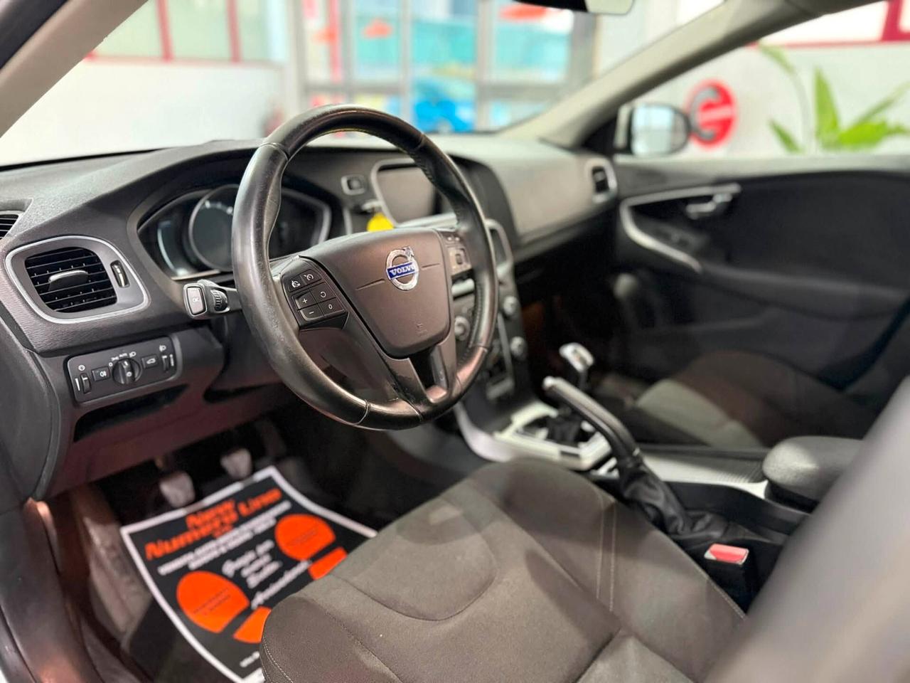 Volvo V40 D2 1.6 115cv SUMMUM 2015