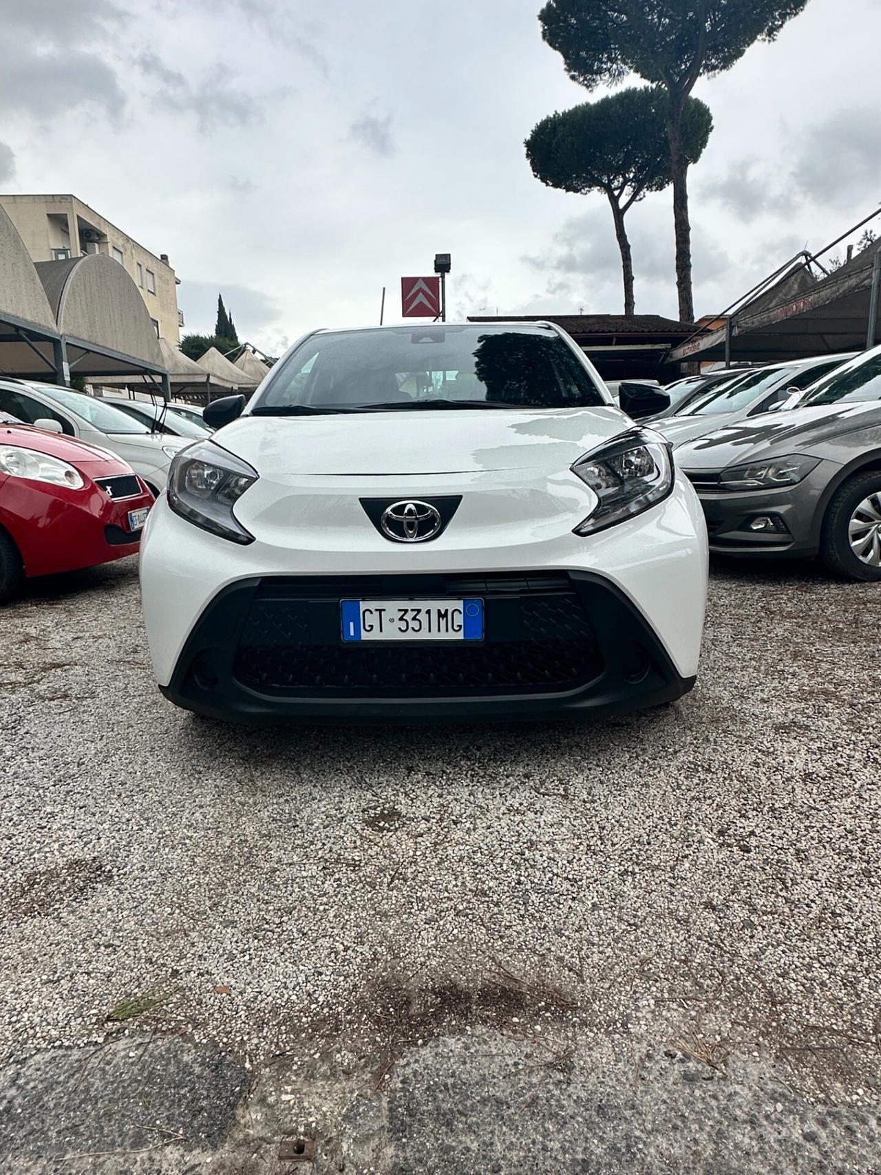 Toyota Aygo X 1.0 VVT-i 72 CV 5 porte Active CRUISE APPLE CAR PLAY MULTIFUNZIONE RE-CAMERA
