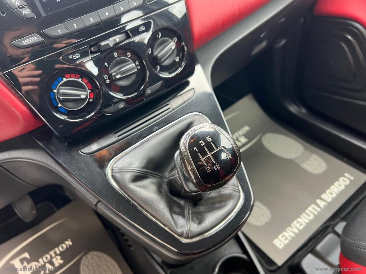 LANCIA Ypsilon 1.2 69 CV 5p. S&S Black&Red - 2012