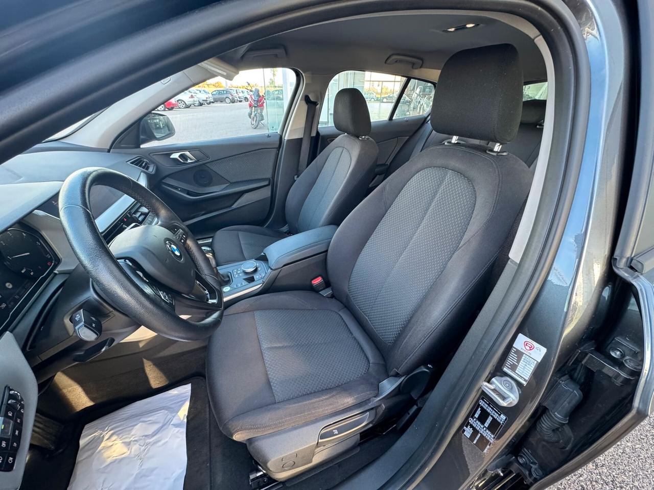 Bmw 116 116d 5p. Business Advantage