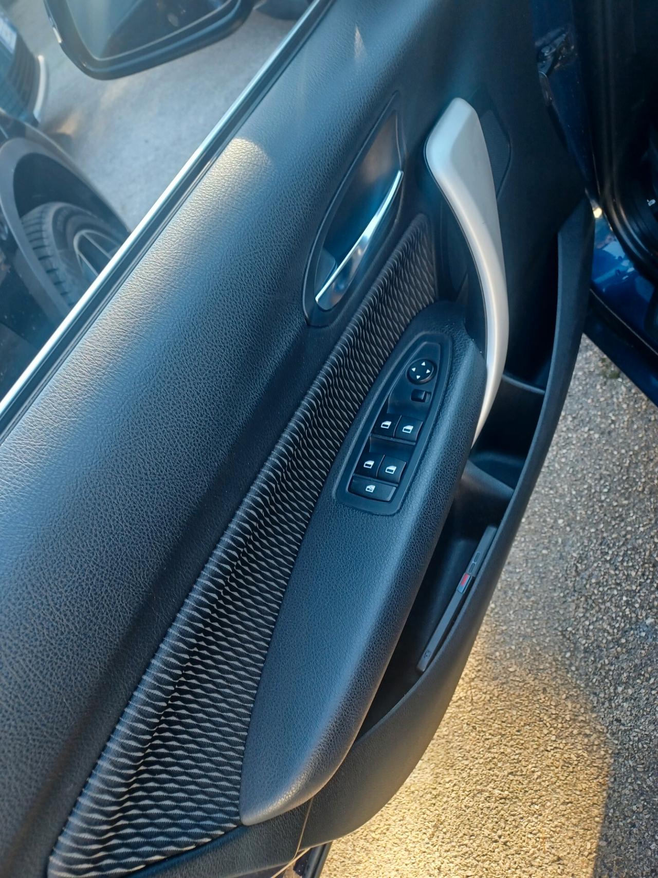 Bmw 116 d Urban LED BIXENO ANNO 2015