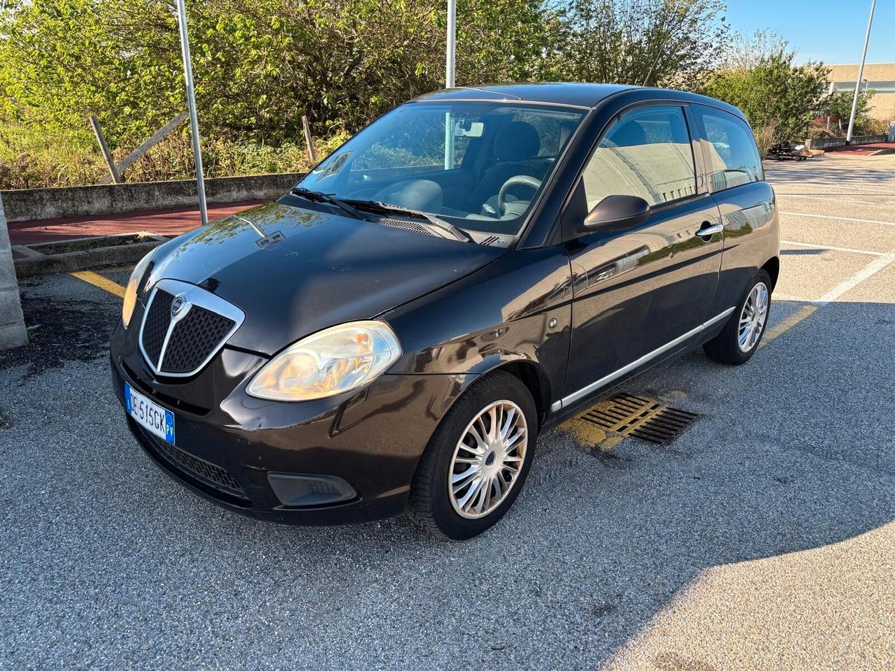 Lancia Ypsilon 1.3 MJT 75 CV Argento