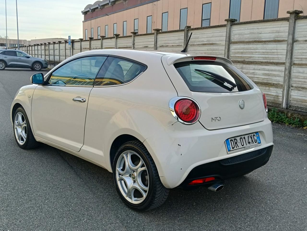 Alfa Romeo MiTo 1.6 JTDm 16V Distinctive Sport Pack