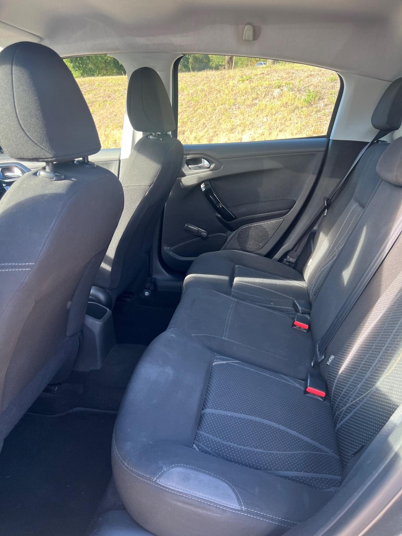 Peugeot 208 1.4 HDi 68 CV 5 porte Active Permute Rate
