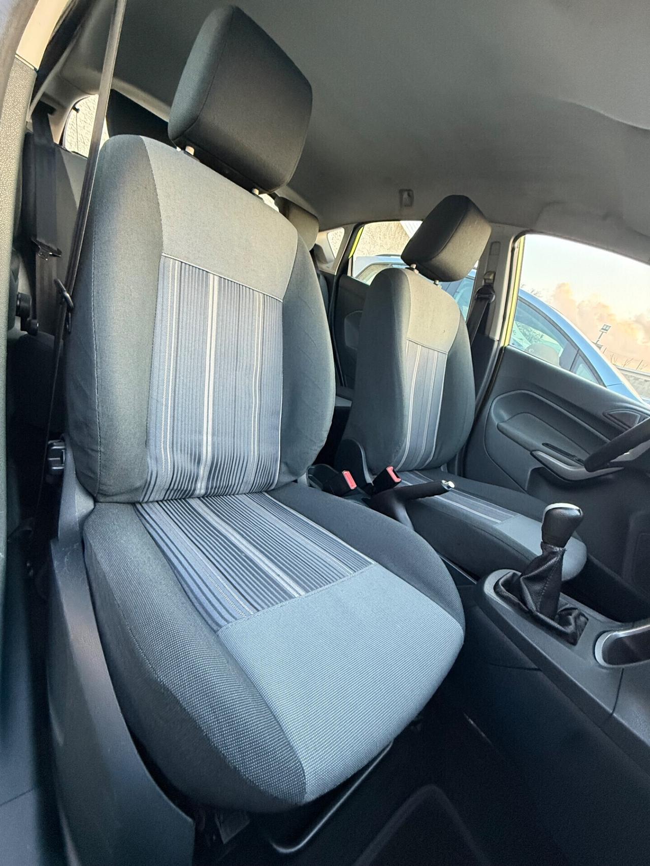 Ford Fiesta 1.4 TDCi 68CV 5 porte,radio,clima,comandi al volante