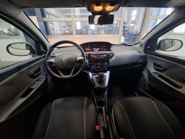 Lancia Ypsilon Ypsilon 1.2 69 CV 5 porte Silver
