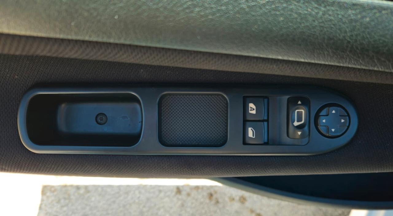 Peugeot 207 1.4 HDi 68CV 5p. Energie Sport