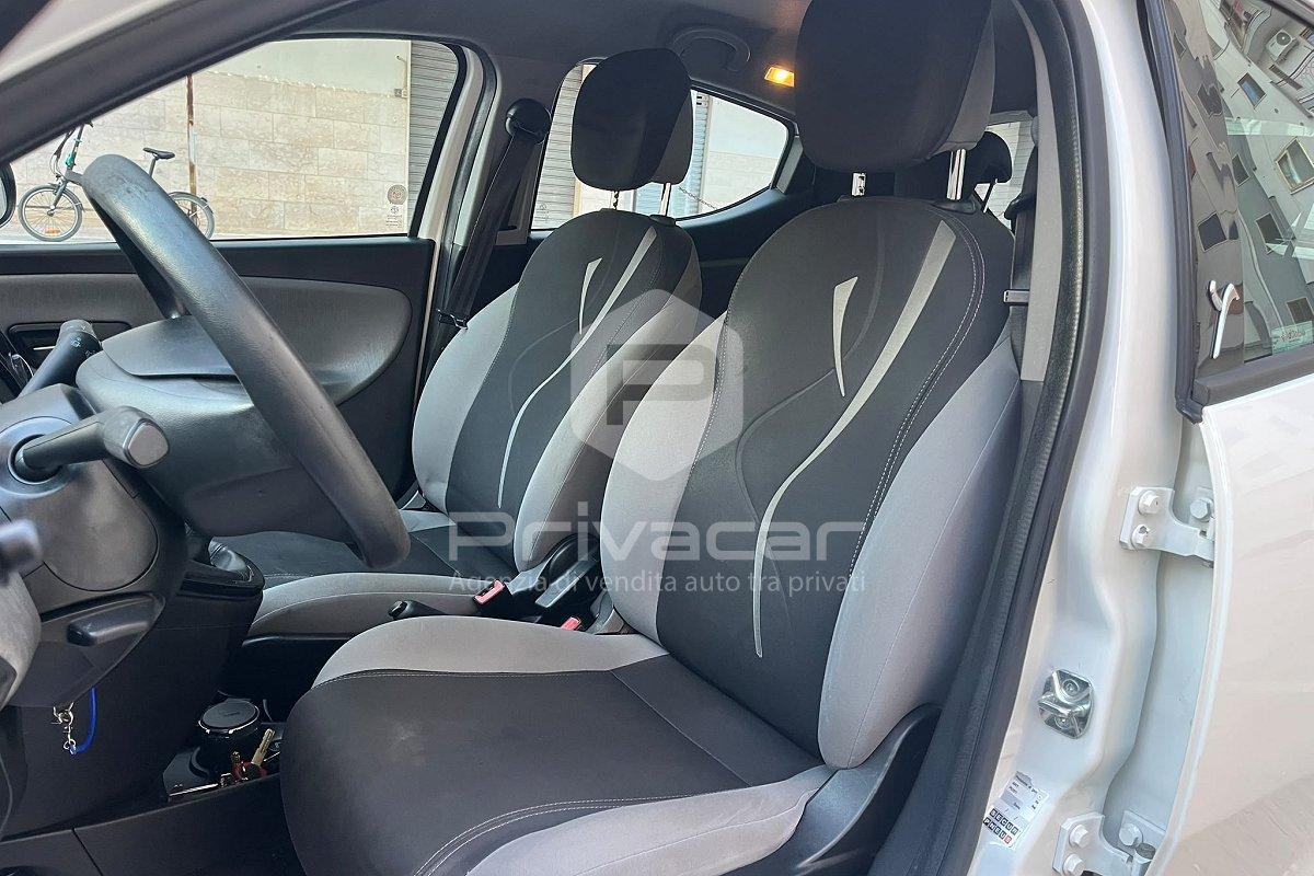 LANCIA Ypsilon 1.2 69 CV 5 porte Silver