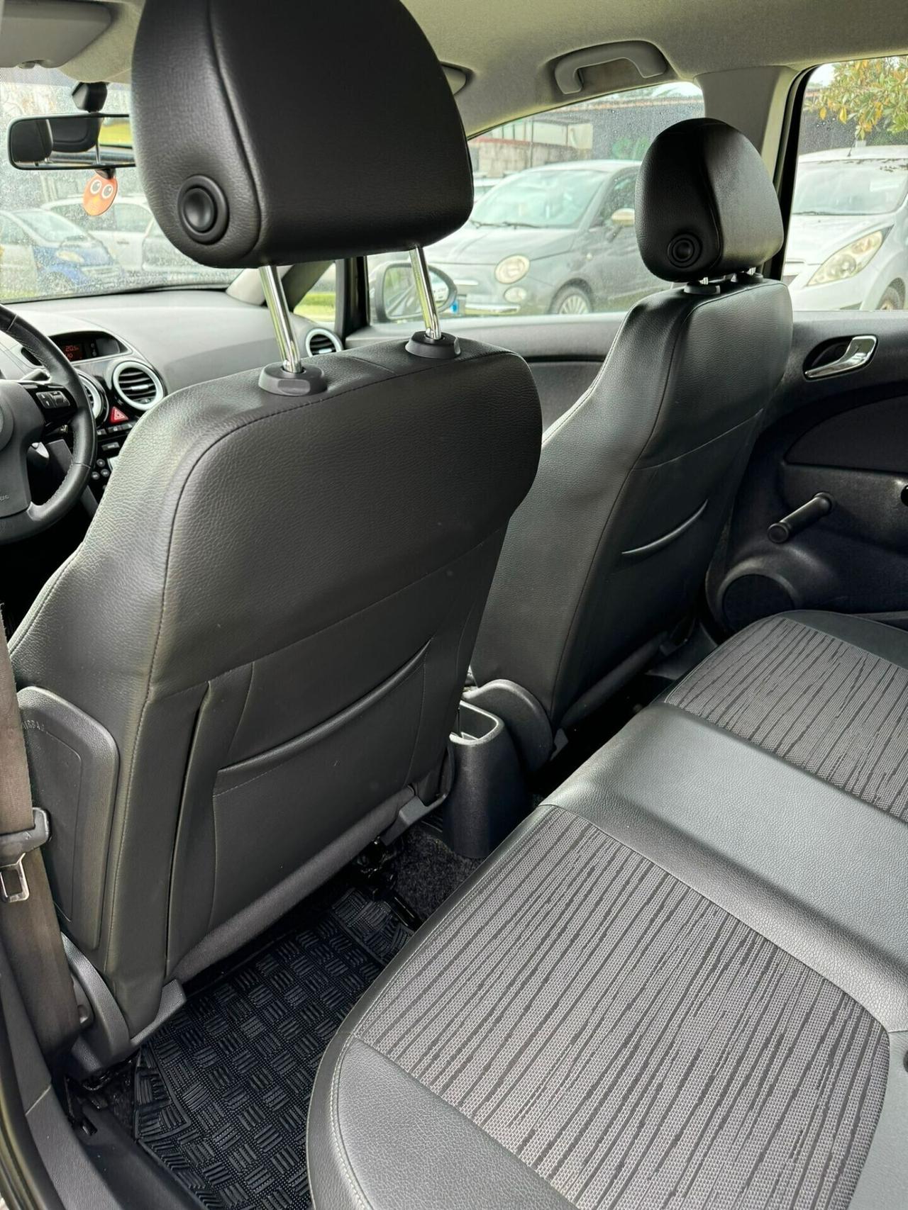 Opel Corsa 1.2 5 porte