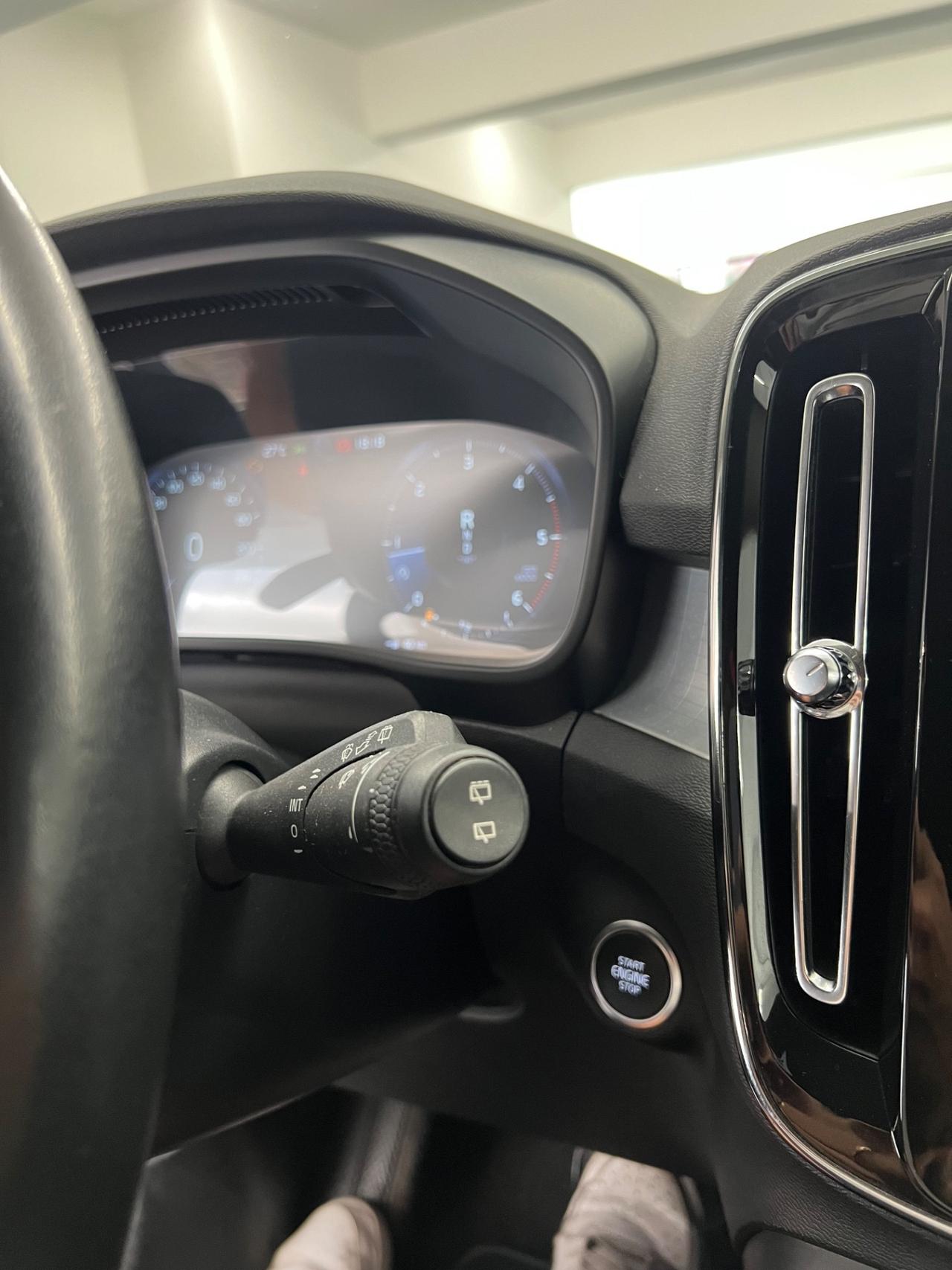 Volvo XC40 D4 AWD Geartronic Momentum