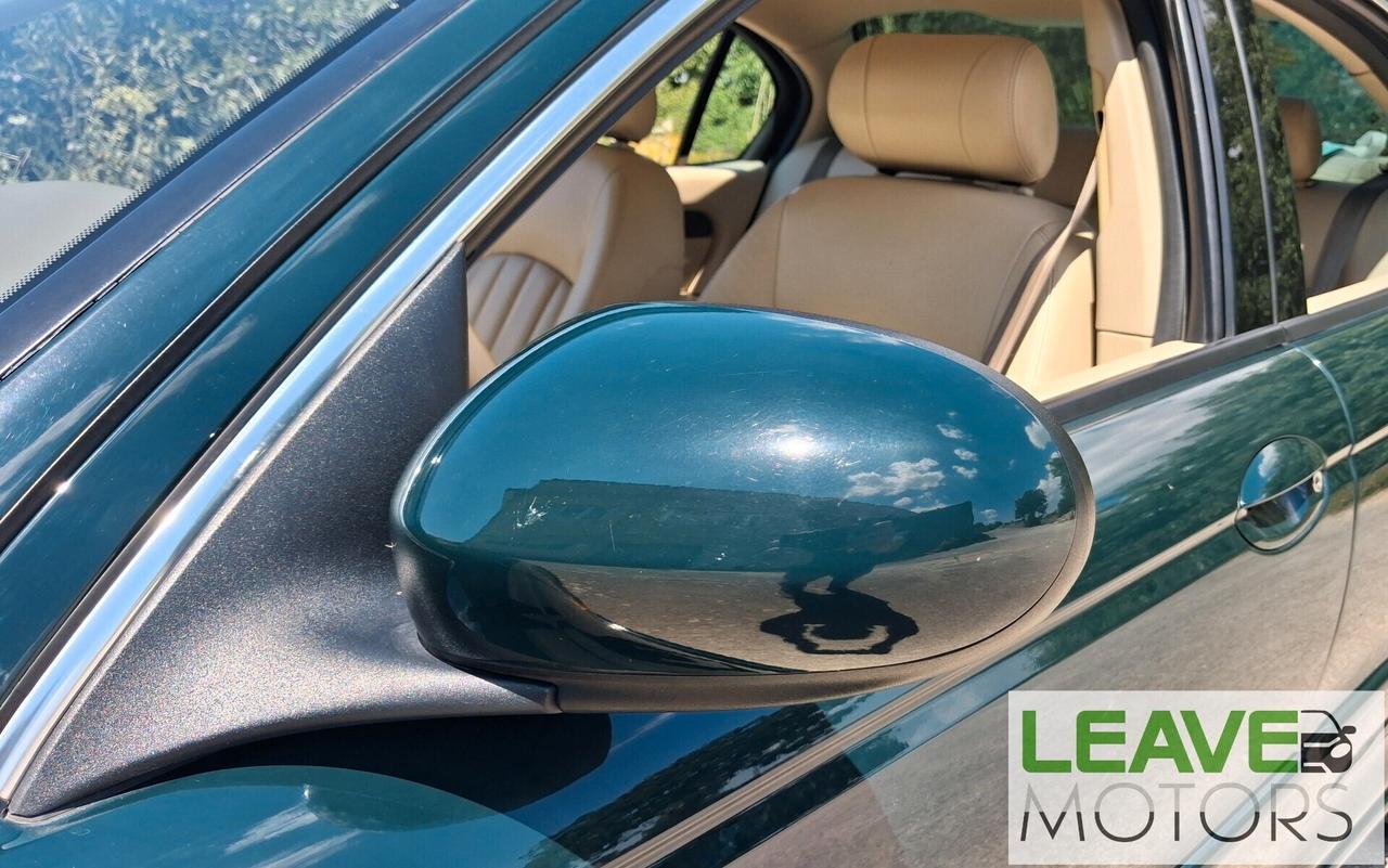 Jaguar X-Type 2 litri V6 Executive (M1540)