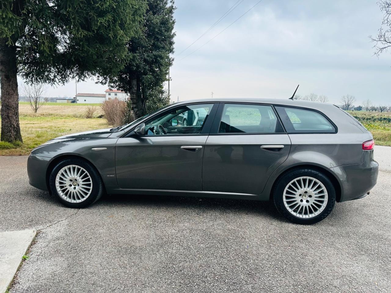 Alfa Romeo 159 1.9 JTDm 150CV Sportwagon Distinctive Q-Tronic