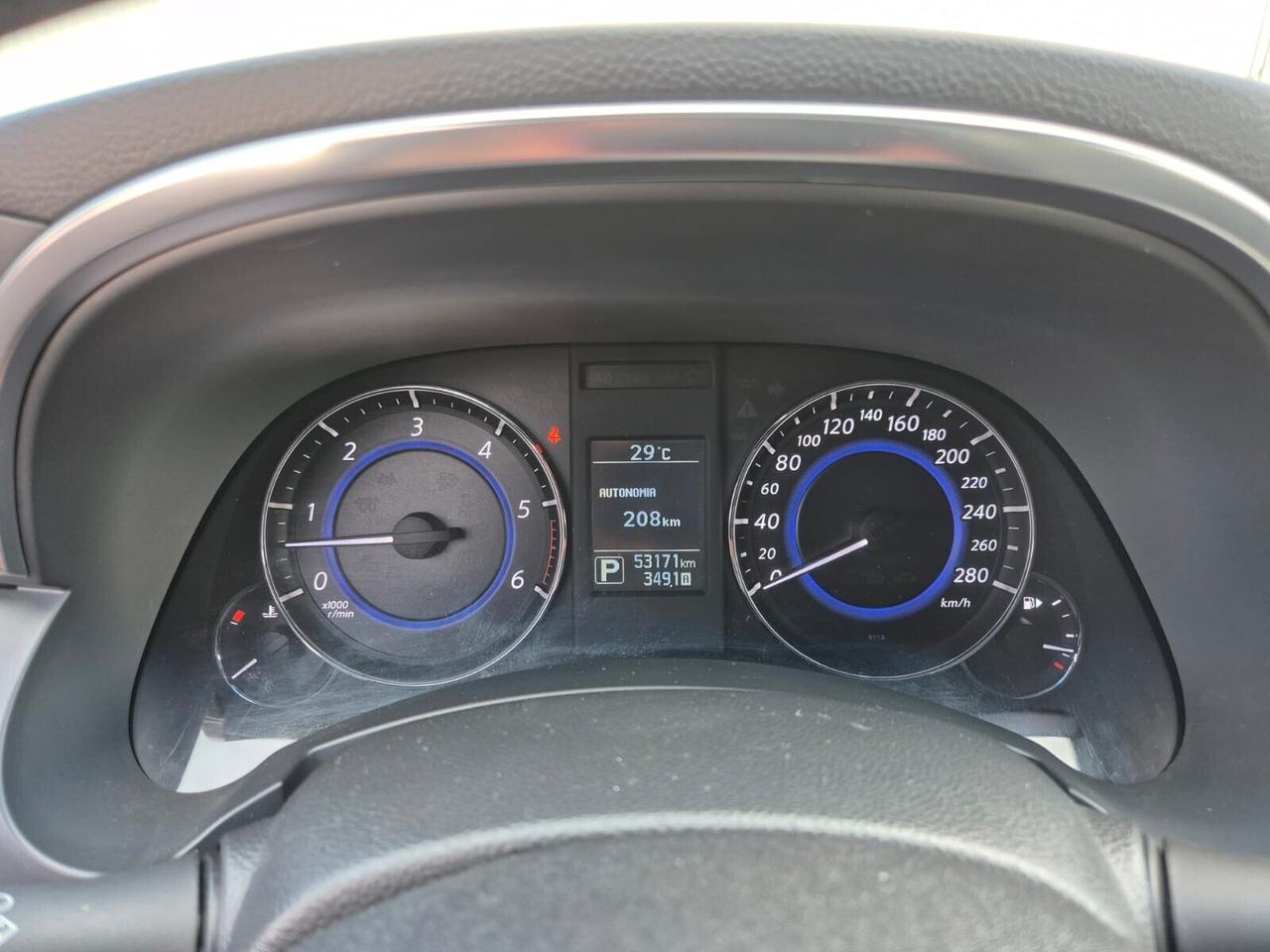 Infiniti QX70 3.0 diesel V6 AT Ultimate