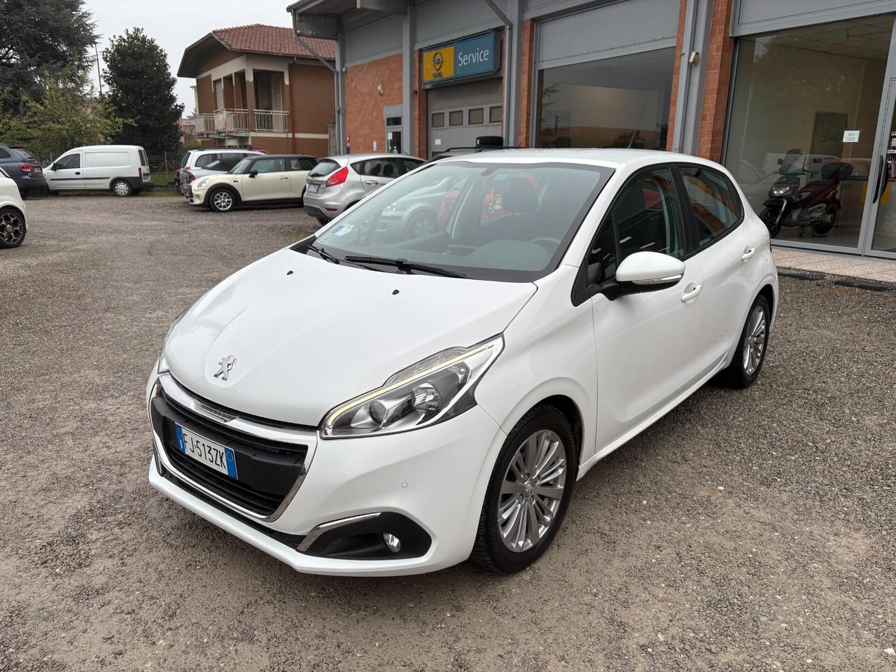 Peugeot 208 1.2 Benz -Allure-Unico proprietario